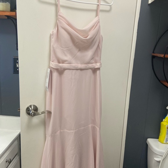 Azazie Size A4 Blush Pink long Sleeveless Gown $190 - Picture 1 of 16